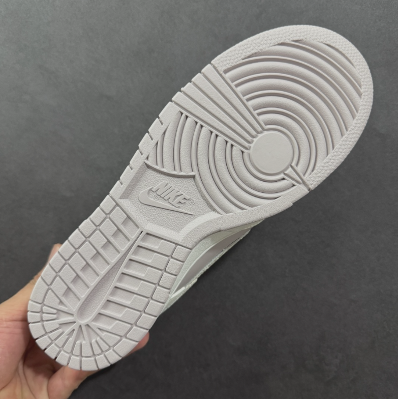 New VT Dunk Low NIKE