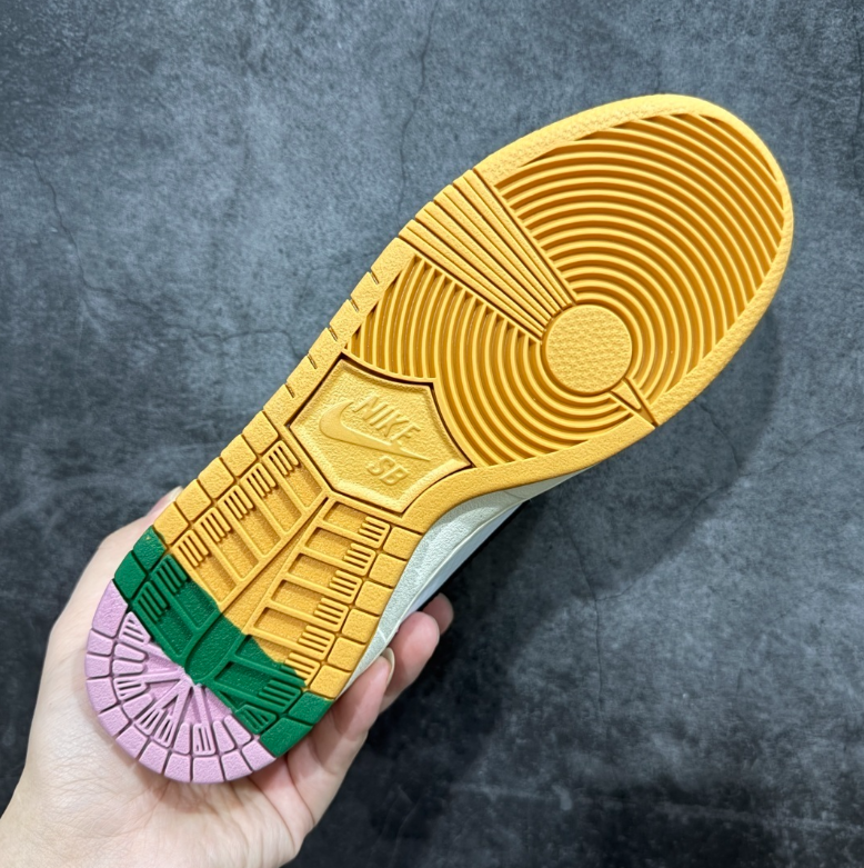 New VT Dunk Low NIKE