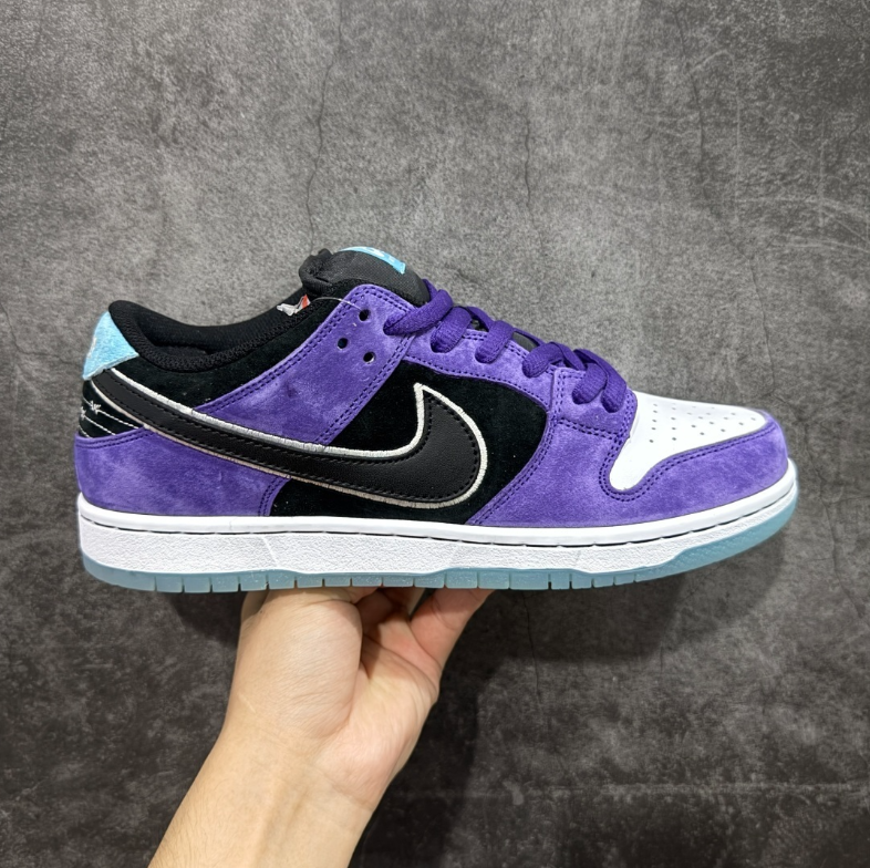 New VT Dunk Low NIKE
