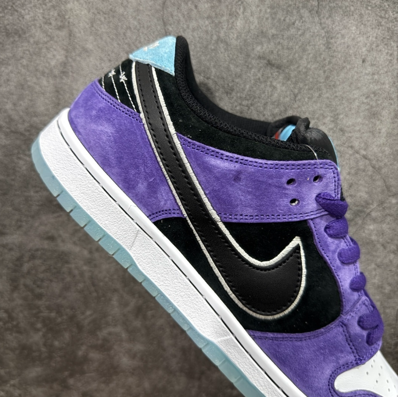 New VT Dunk Low NIKE