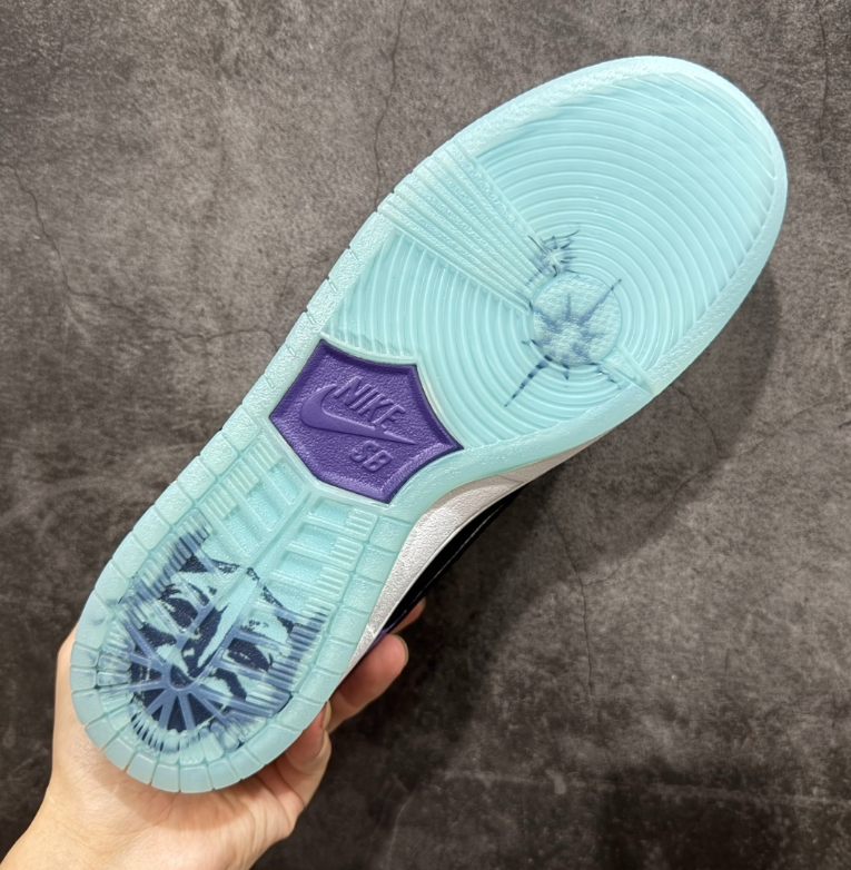 New VT Dunk Low NIKE