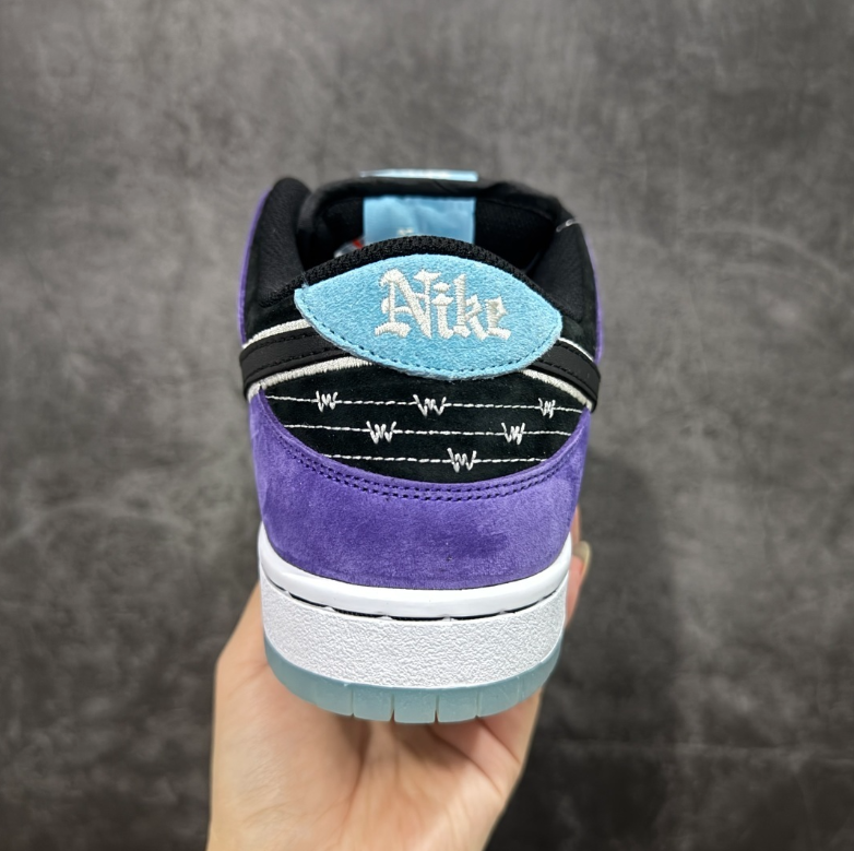 New VT Dunk Low NIKE