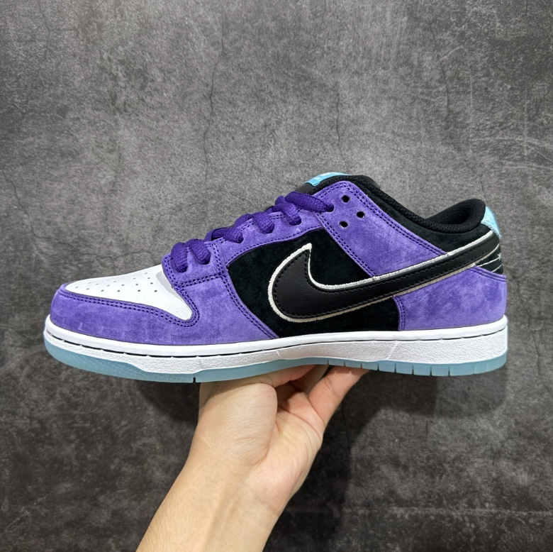New VT Dunk Low NIKE