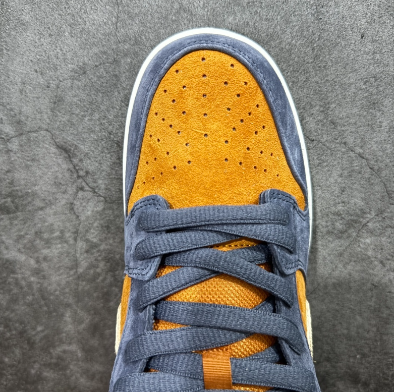 New VT Dunk Low NIKE