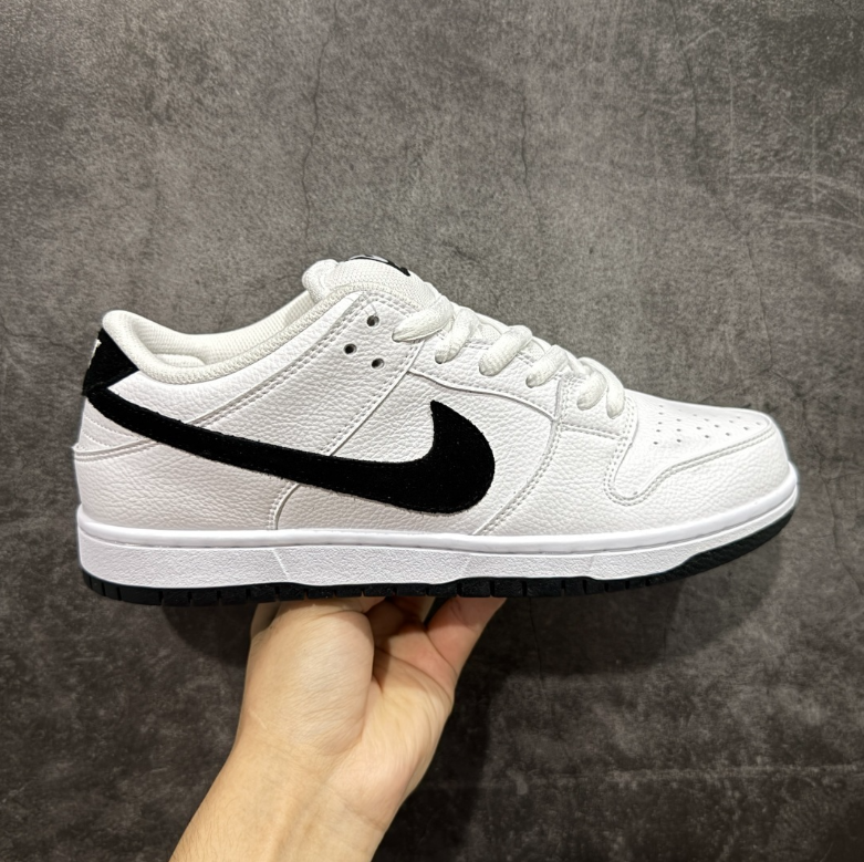 New VT Dunk Low NIKE