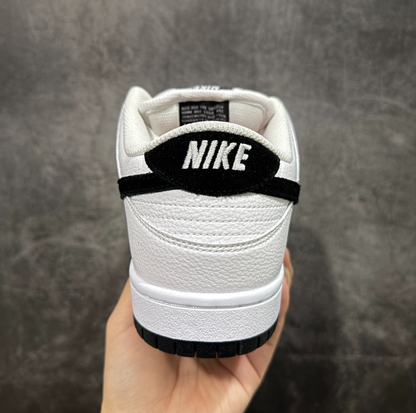 New VT Dunk Low NIKE