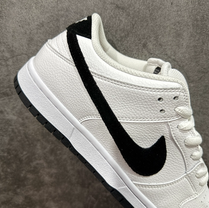 New VT Dunk Low NIKE