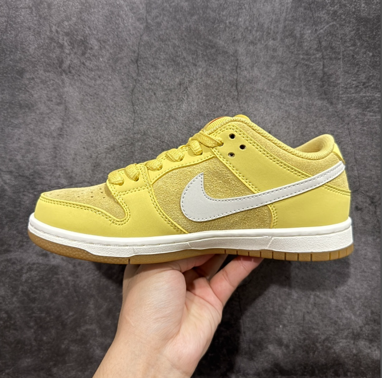New VT Dunk Low NIKE