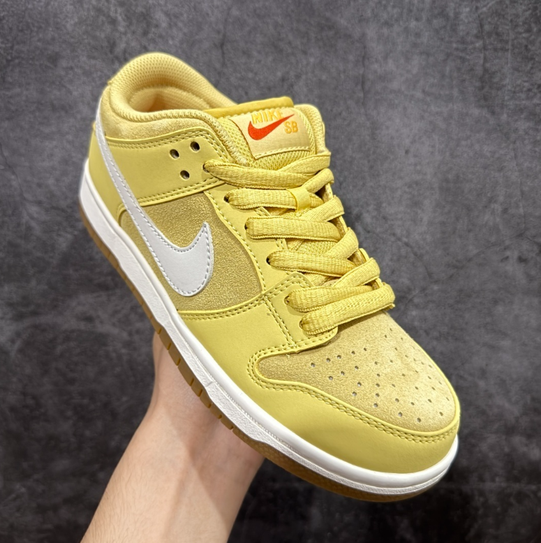 New VT Dunk Low NIKE