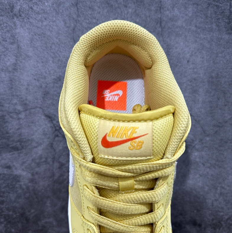 New VT Dunk Low NIKE