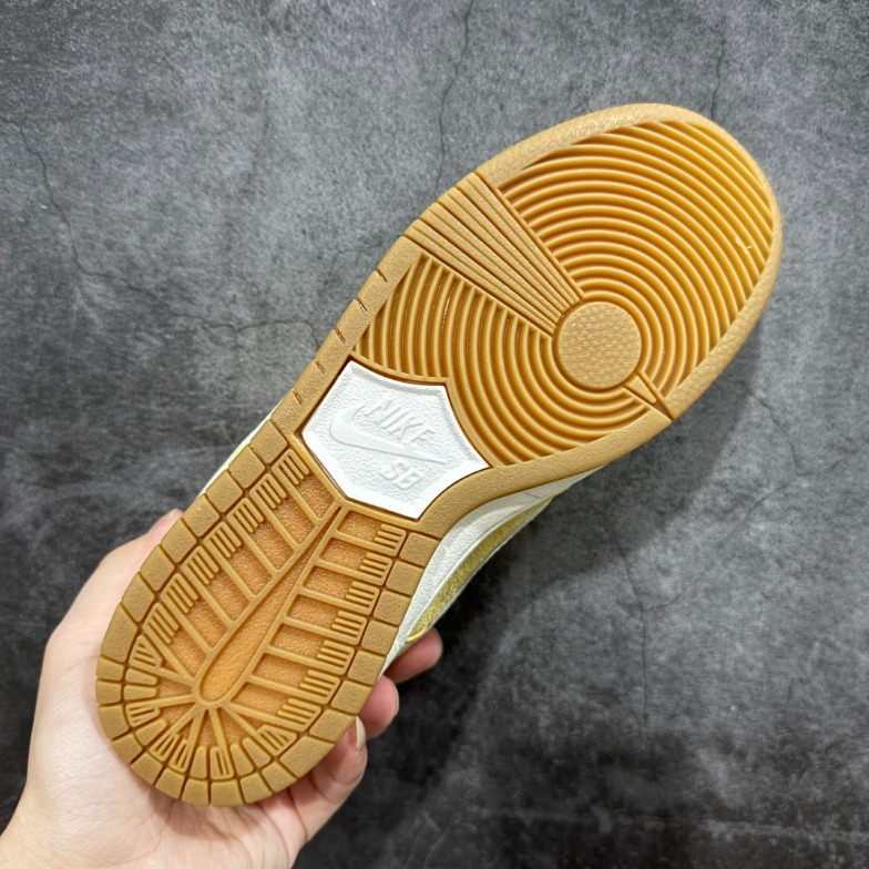 New VT Dunk Low NIKE