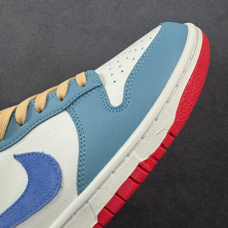 New VT Dunk Low NIKE