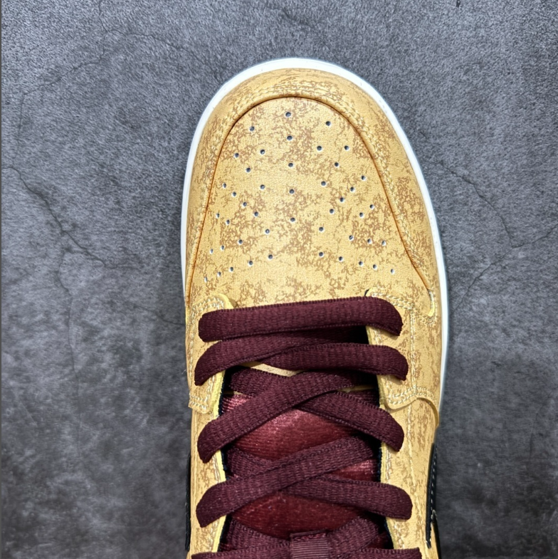 New VT Dunk Low NIKE