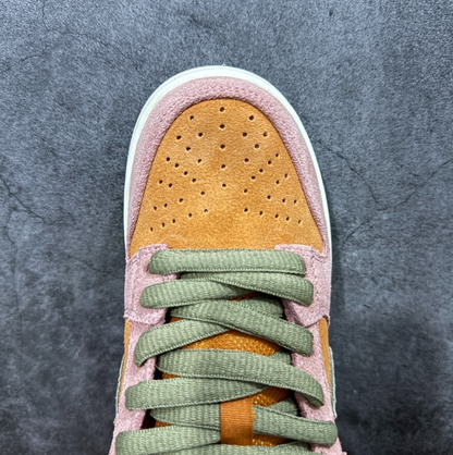 New VT Dunk Low NIKE