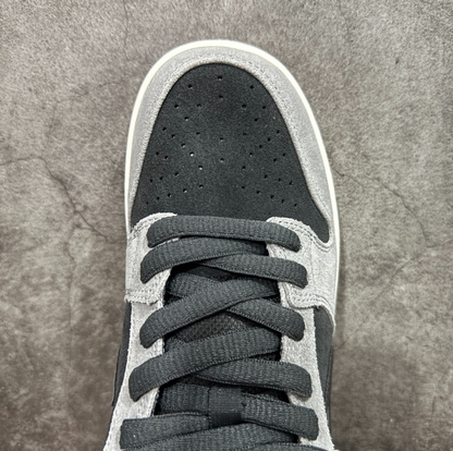 New VT Dunk Low NIKE