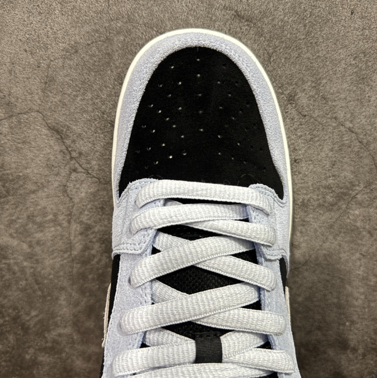 New VT Dunk Low NIKE