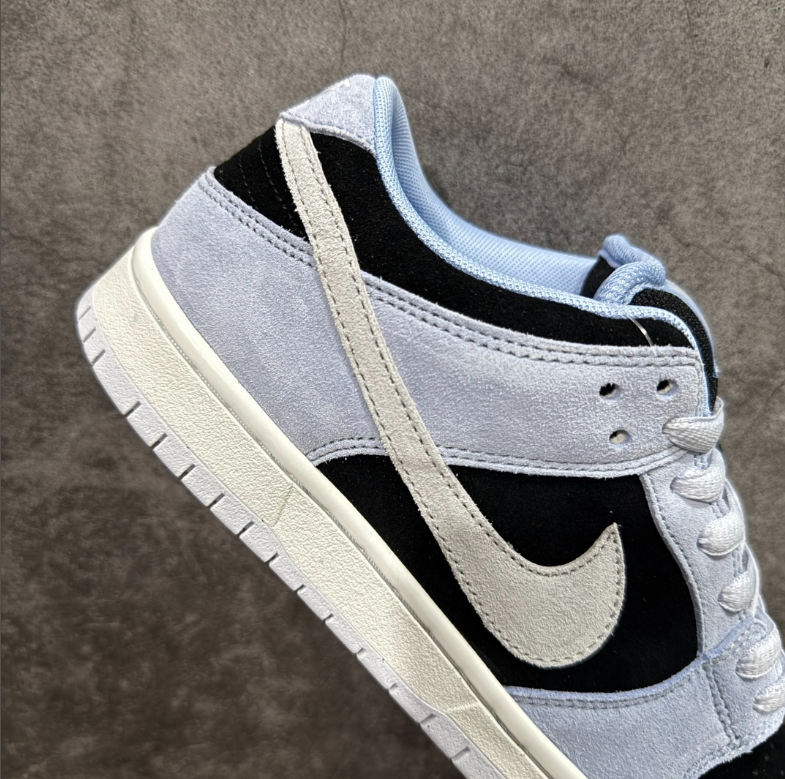 New VT Dunk Low NIKE