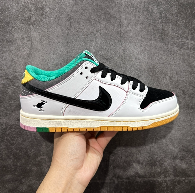 New VT Dunk Low NIKE