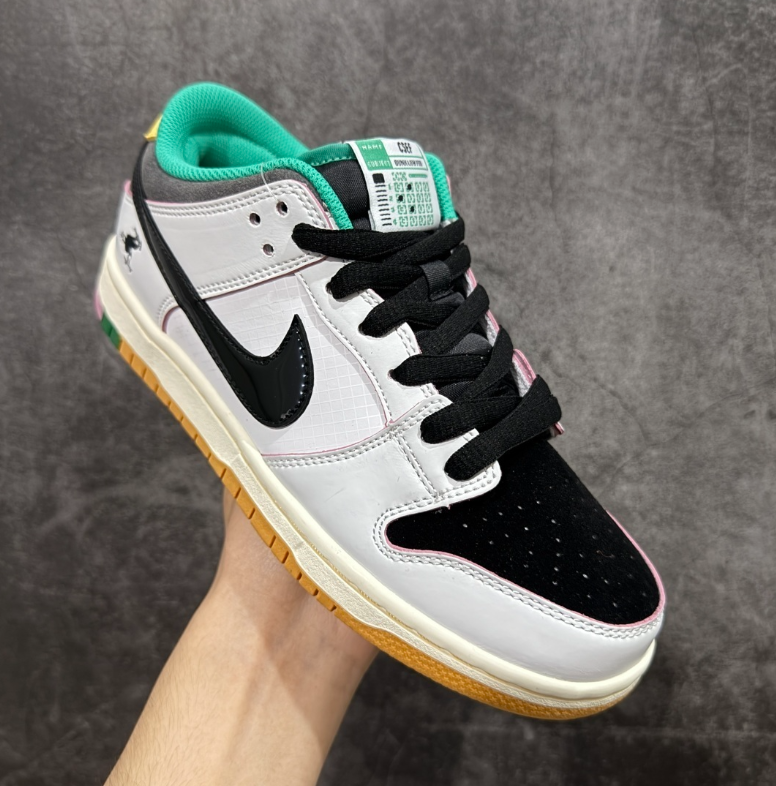 New VT Dunk Low NIKE