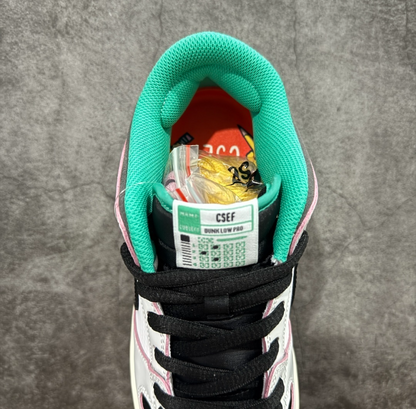 New VT Dunk Low NIKE