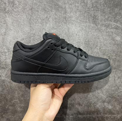 New VT Dunk Low NIKE