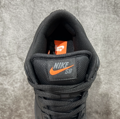 New VT Dunk Low NIKE