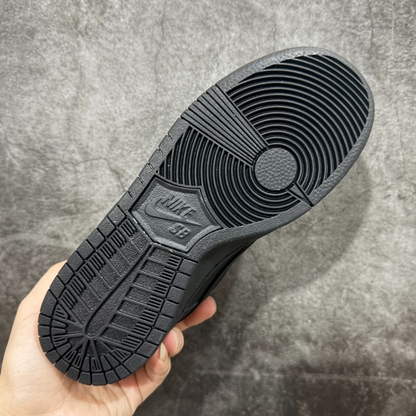 New VT Dunk Low NIKE