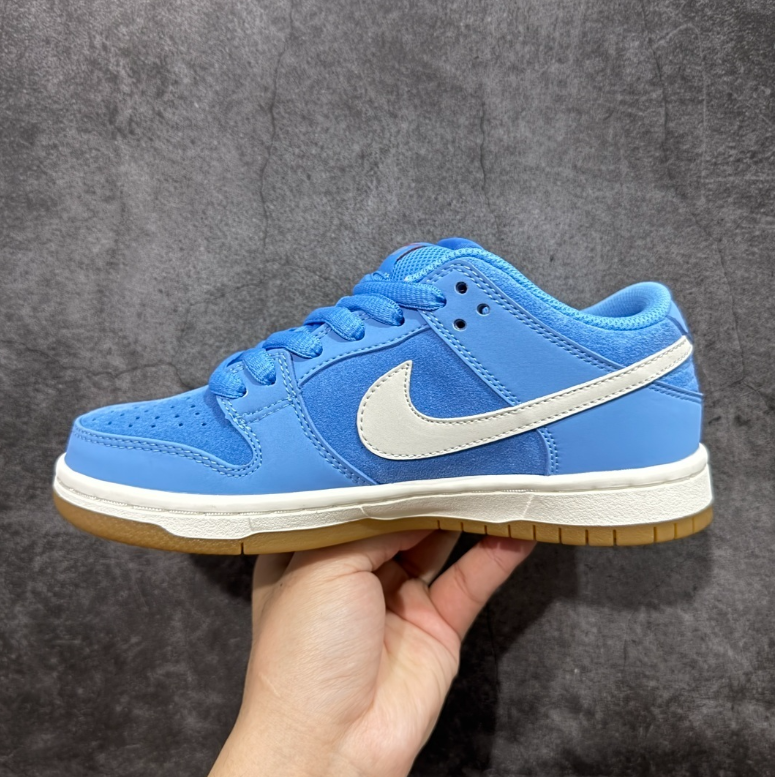 New VT Dunk Low NIKE