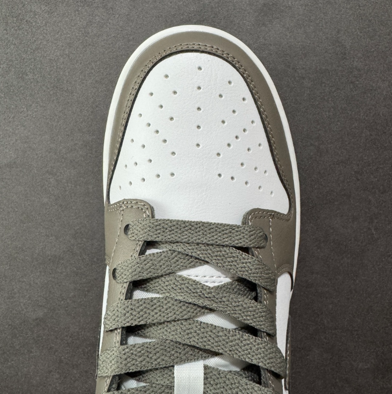 New VT Dunk Low NIKE