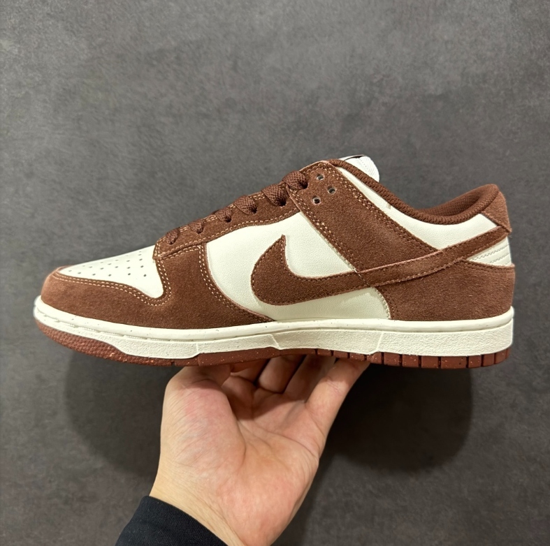 New VT Dunk Low NIKE