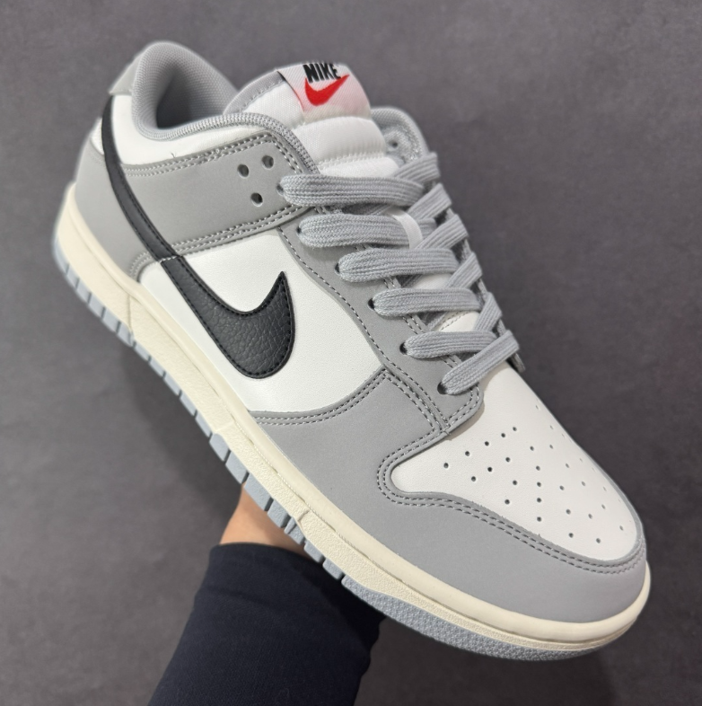 New VT Dunk Low NIKE