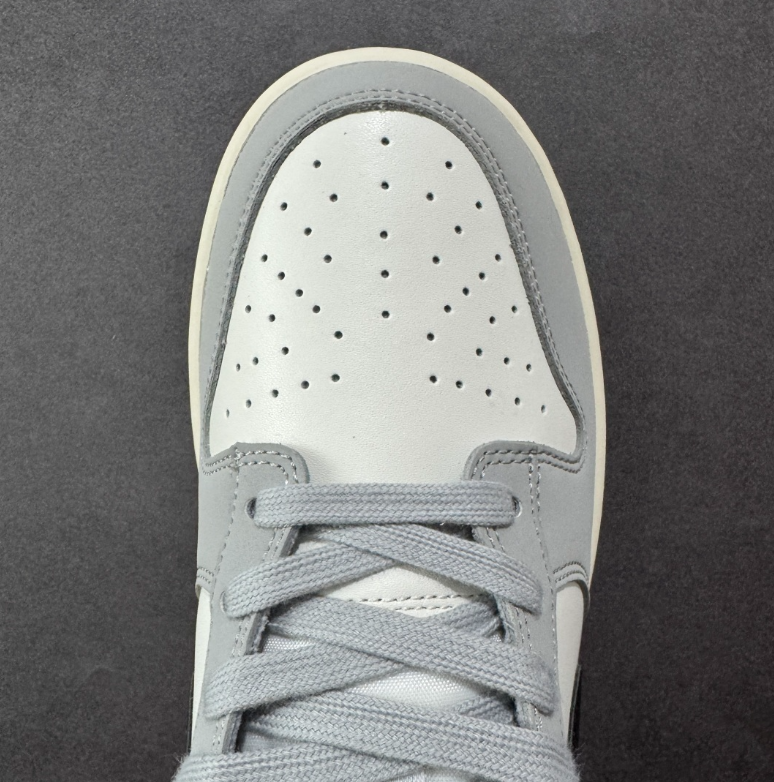 New VT Dunk Low NIKE