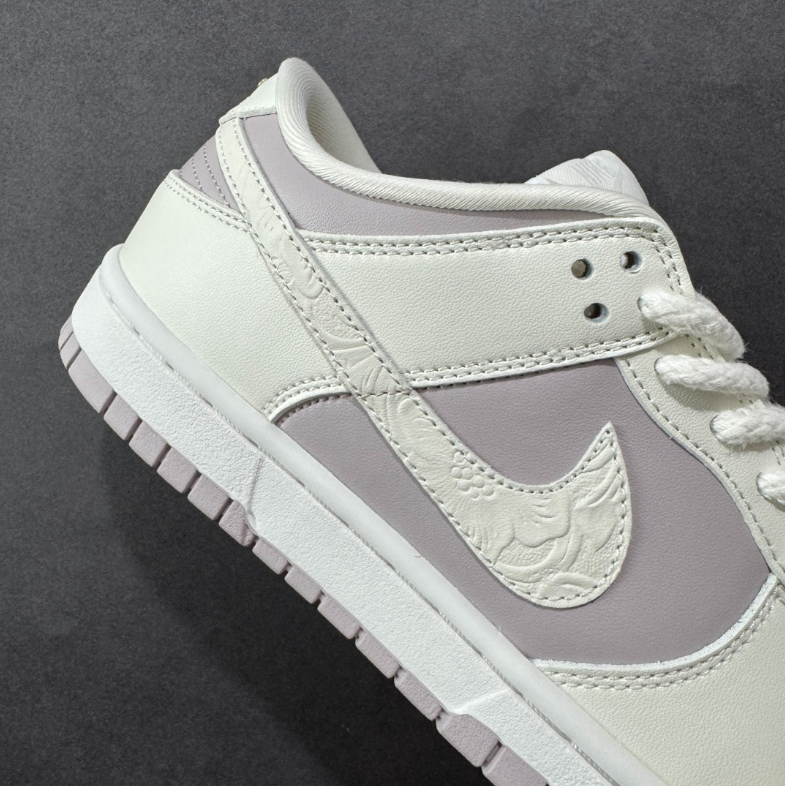 New VT Dunk Low NIKE