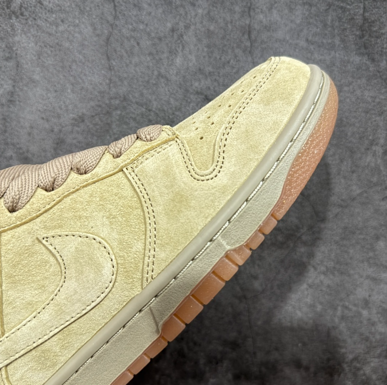 New VT Dunk Low NIKE