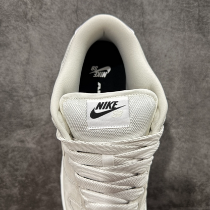 New VT Dunk Low NIKE