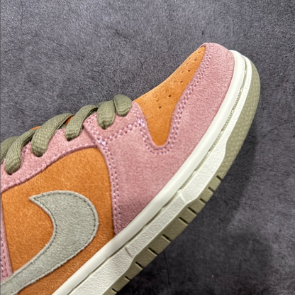 New VT Dunk Low NIKE