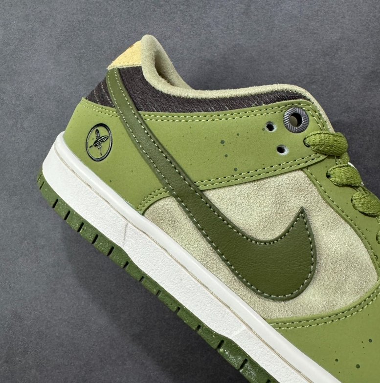 New VT Dunk Low NIKE