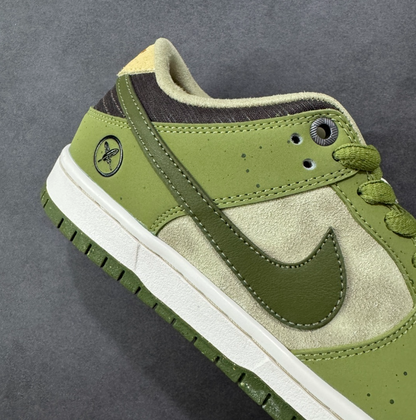 New VT Dunk Low NIKE