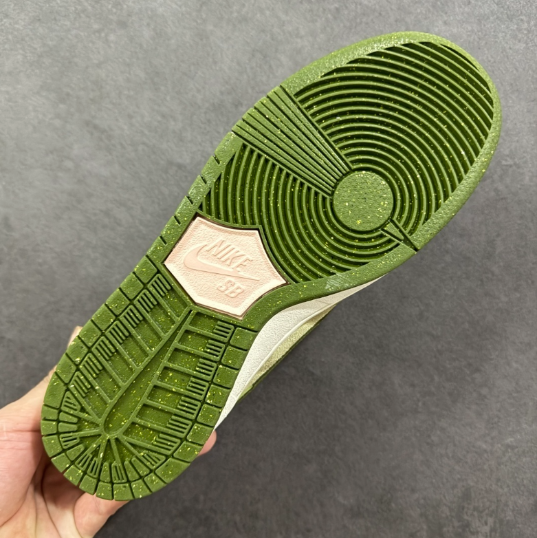 New VT Dunk Low NIKE