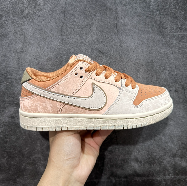 New VT Dunk Low NIKE