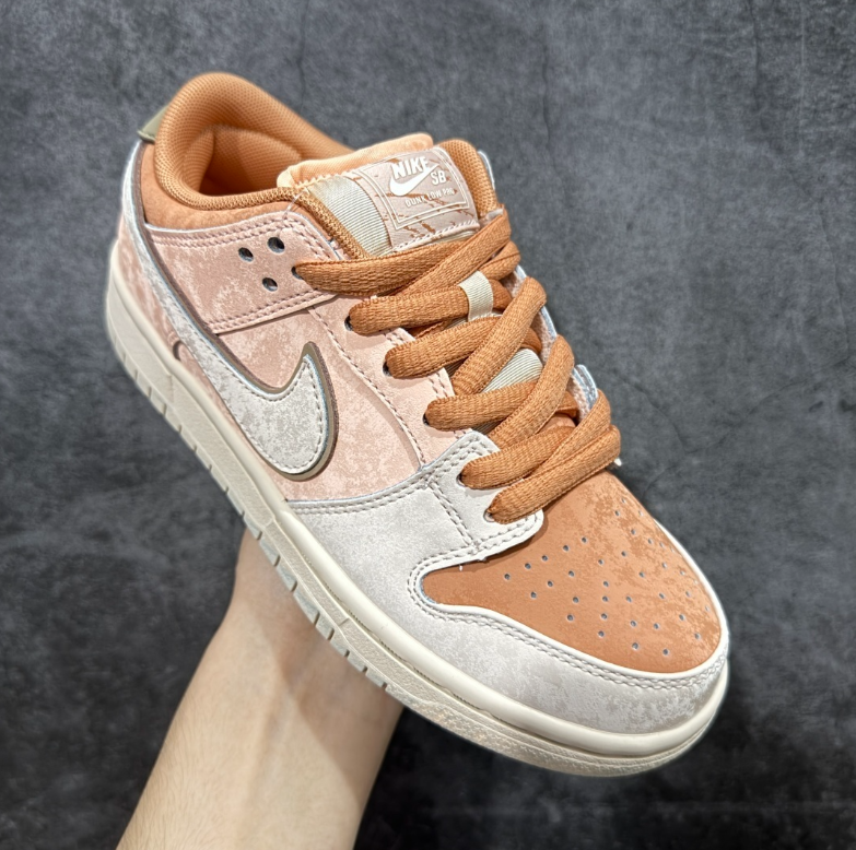 New VT Dunk Low NIKE