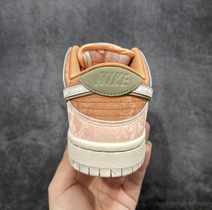 New VT Dunk Low NIKE