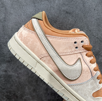 New VT Dunk Low NIKE