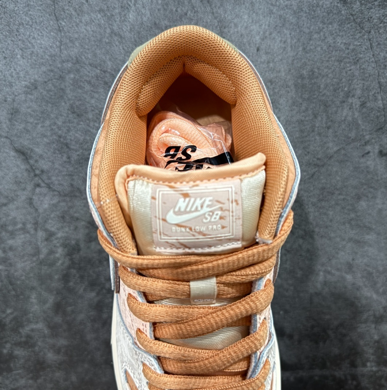 New VT Dunk Low NIKE