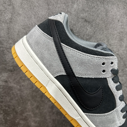 New VT Dunk Low NIKE