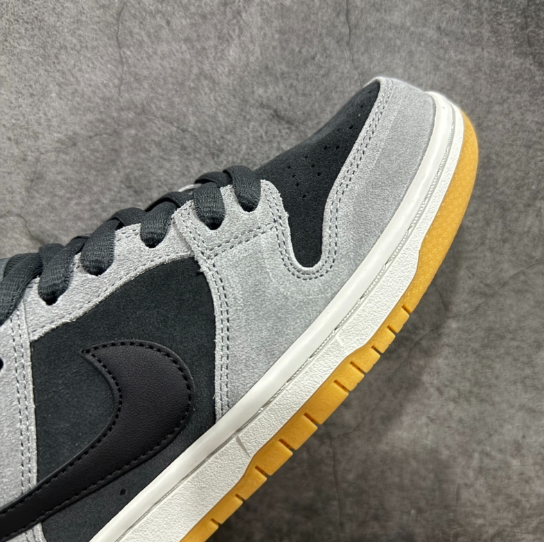 New VT Dunk Low NIKE