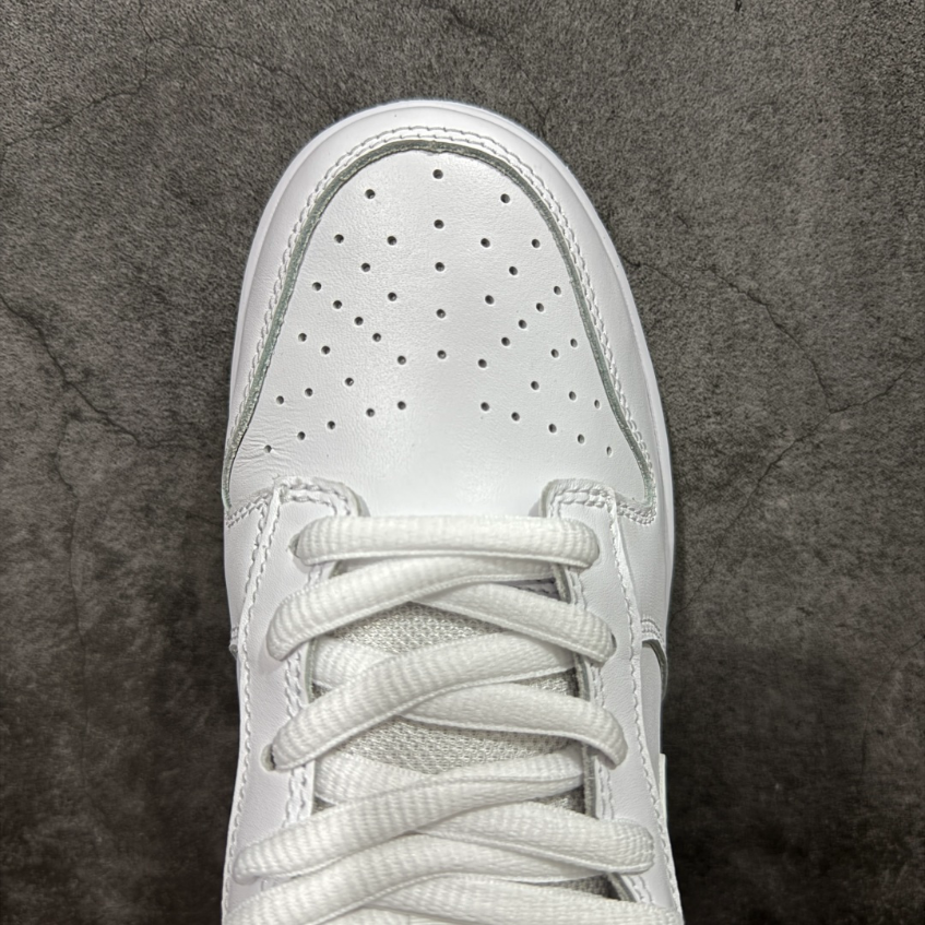 Nike SB Dunk Low Supreme 94 White Metallic Silver